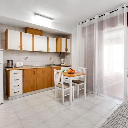 Estudio Joven Pura Torrevieja Extérieur photo