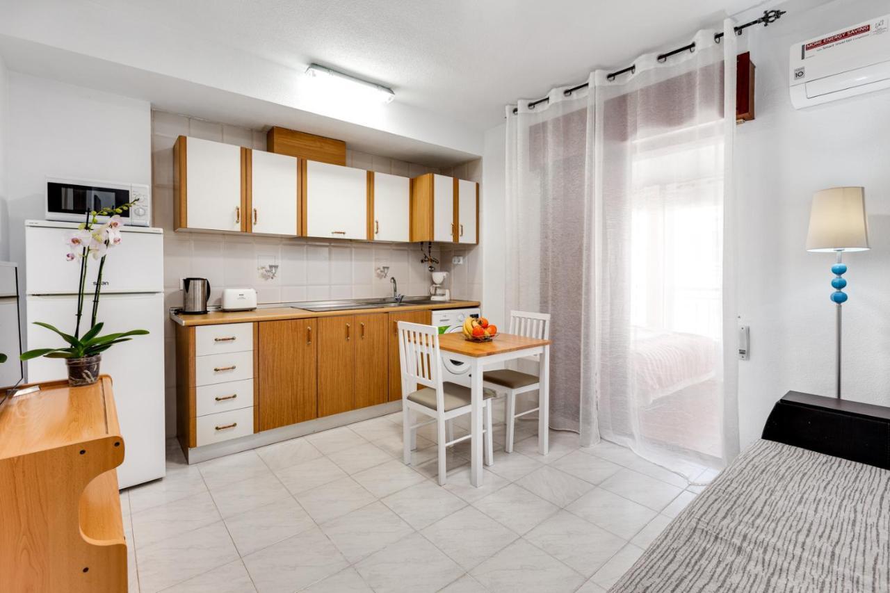 Estudio Joven Pura Torrevieja Extérieur photo